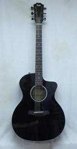 Taylor 214ce DLX Gloss Black w/ HSC