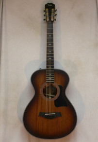 Taylor 322e 12 Fret V-Class w/ HSC