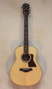 Taylor 811e Grand Theater w/ Aerocase