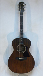 Taylor AD22e American Dream w/ Aerocase