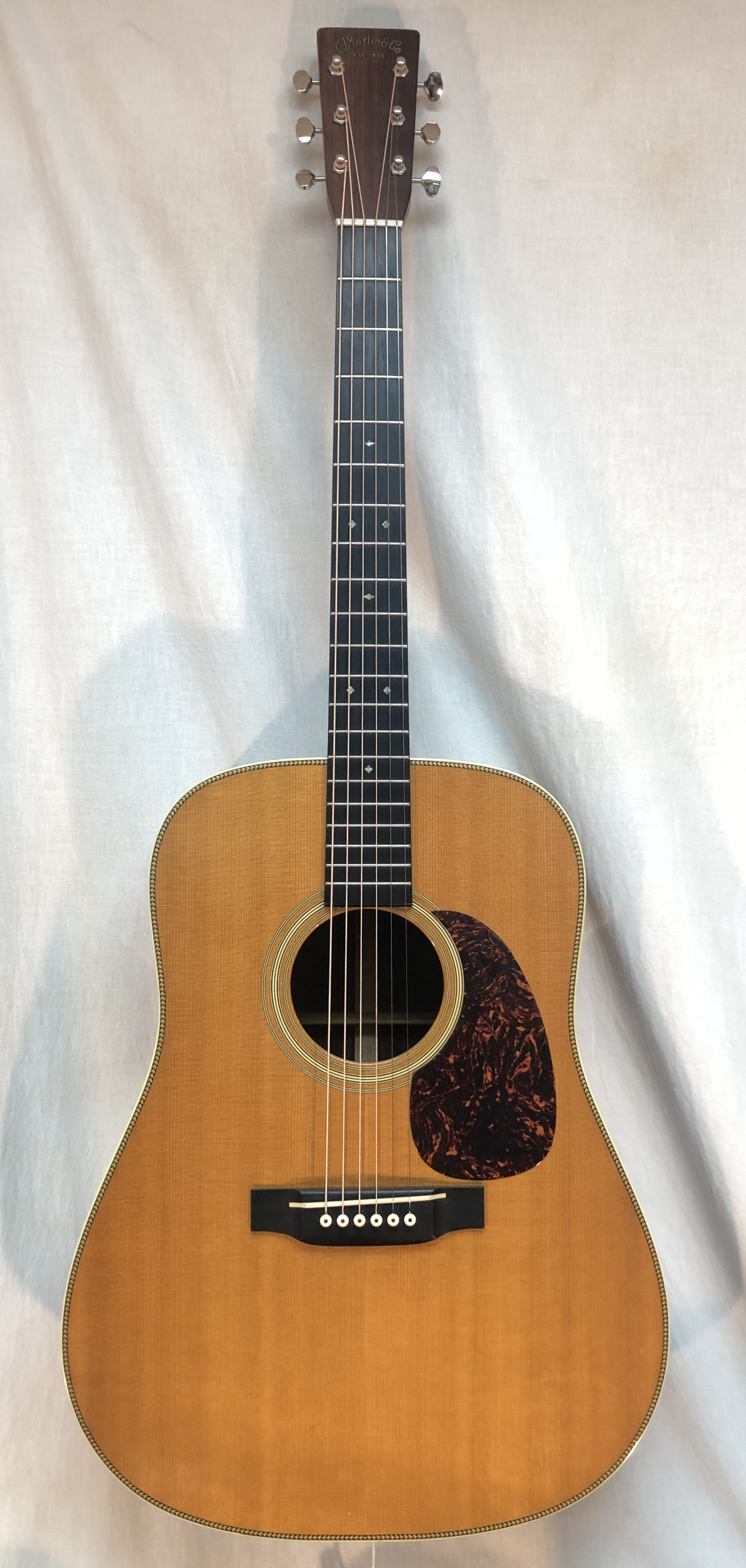 USED Martin HD28V w/ Gator Case c.2001